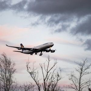 中国东方航空股份5月客运运力投入同比上升93.53%